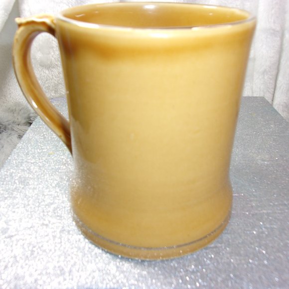 H-14 WADE OF IRELAND POTTERY MUG FEATURING THE TOWER BRIDGE - Picture 6 of 10